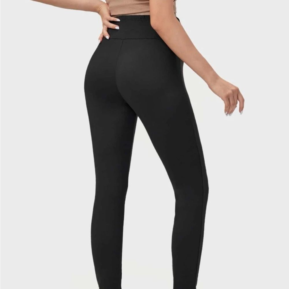 SHEIN Maternity Wide Waistband Solid Leggings - Picture 2 of 3
